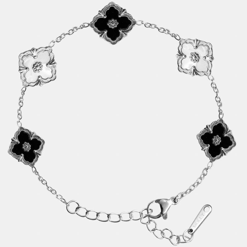 Molly Jewelry Lucky Sliver Black&White Wristlet