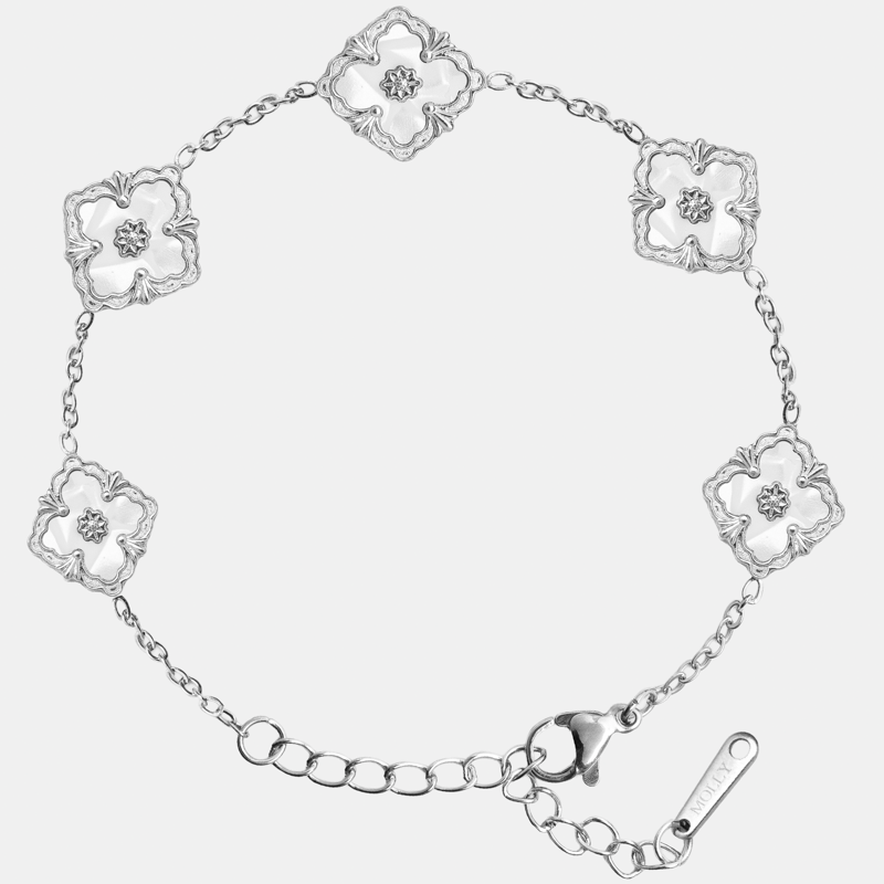 Molly Jewelry  Lucky Sliver White Wristlet