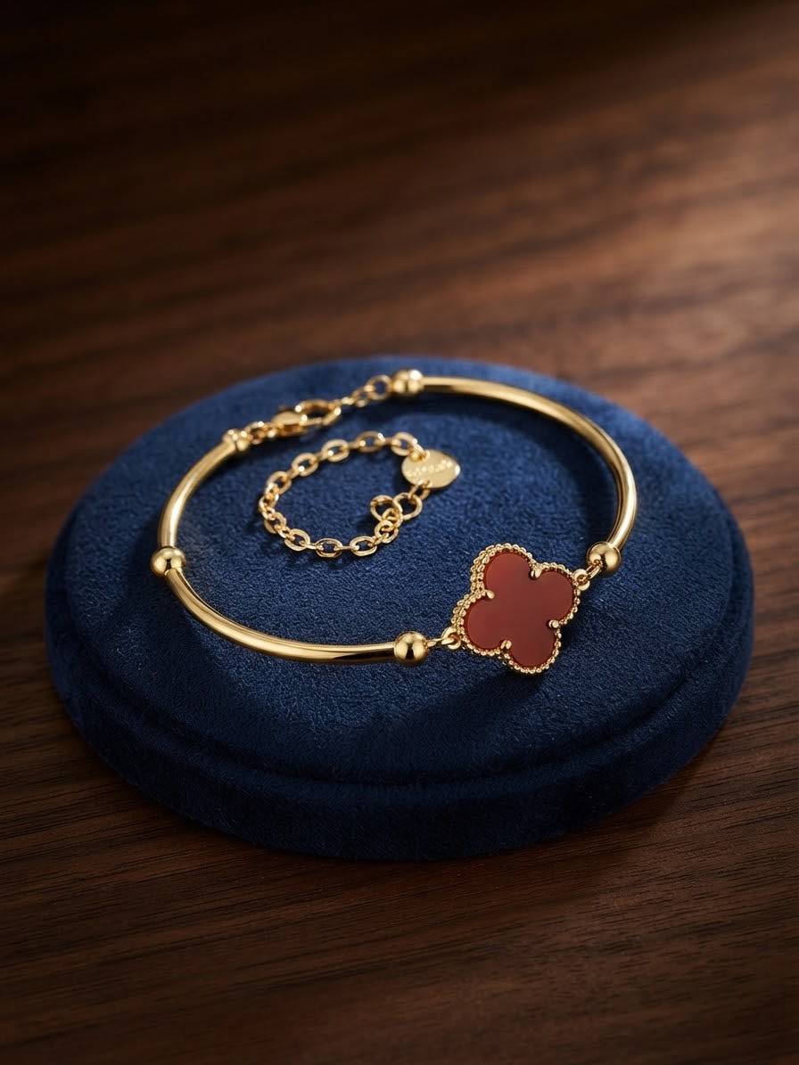 Molly Jewelry-Onyx Clover Bracelet-Ruby