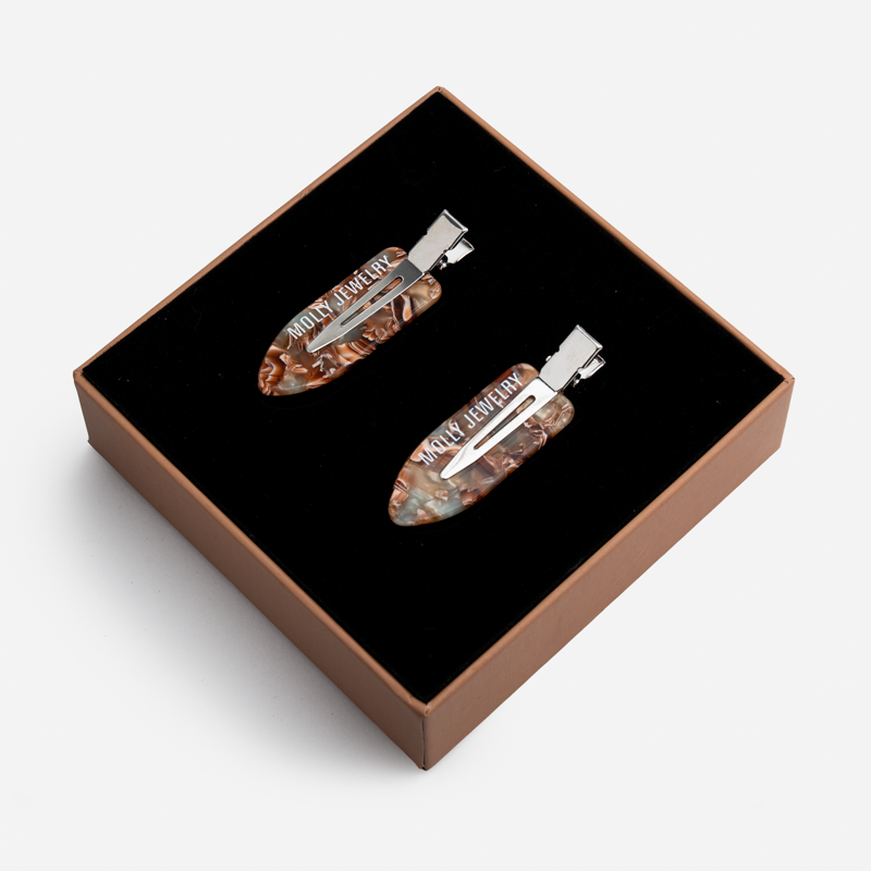 Backstage Glow Hair Clip-Caramel Latte