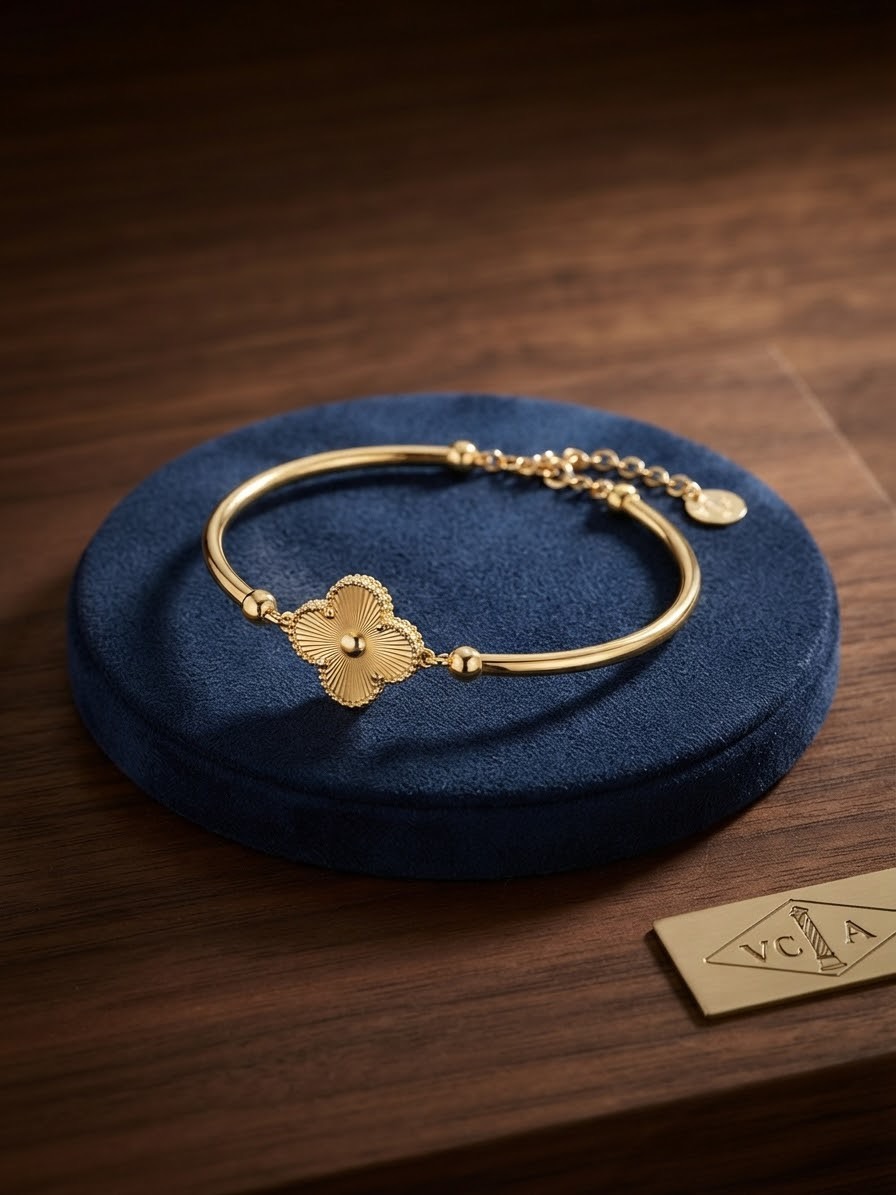 Molly Jewelry-Onyx Clover Bracelet-Gold